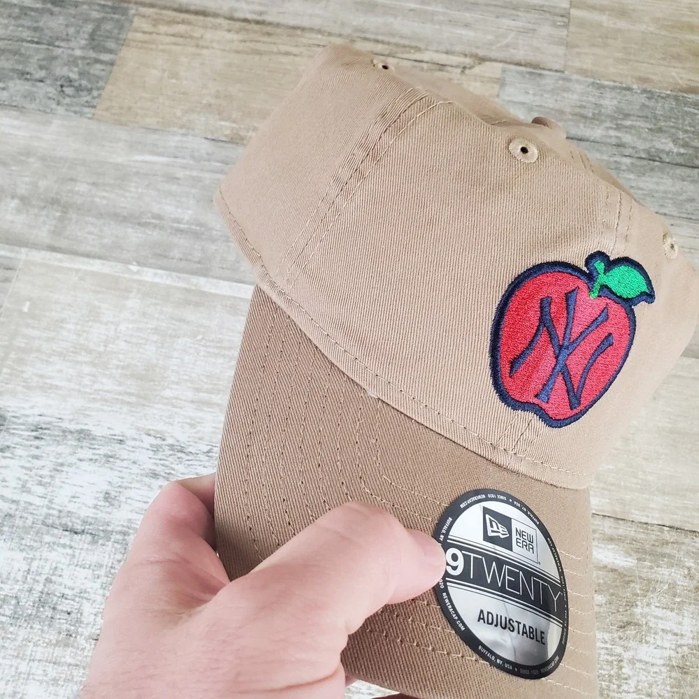 New Era New York Yankees Hat 9TWENTY Khaki Big Apple Logo Adjustable Cap NWT